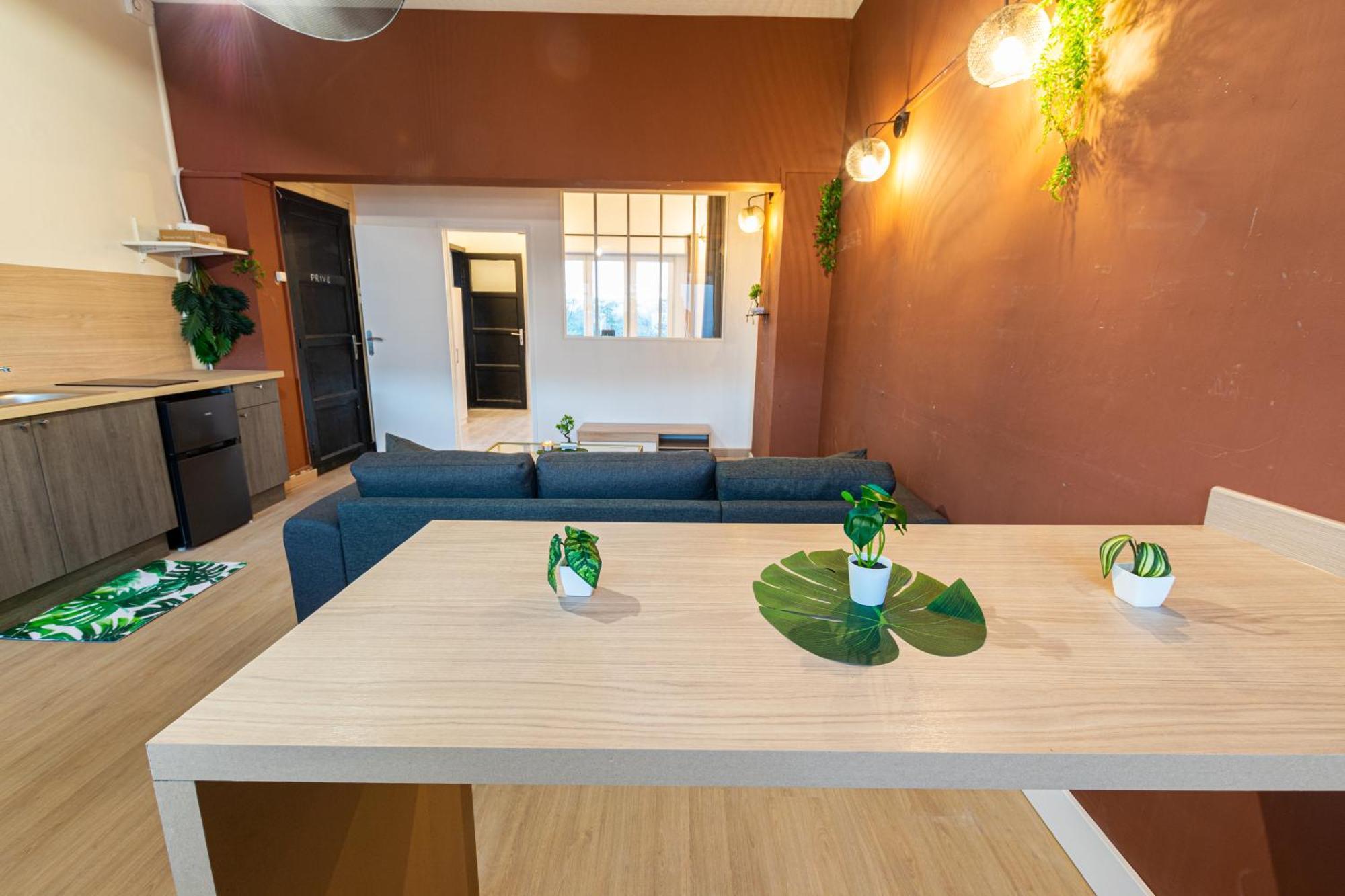 A 100 M De La Vielle Ville, Proche Remparts, Cosy Appartement